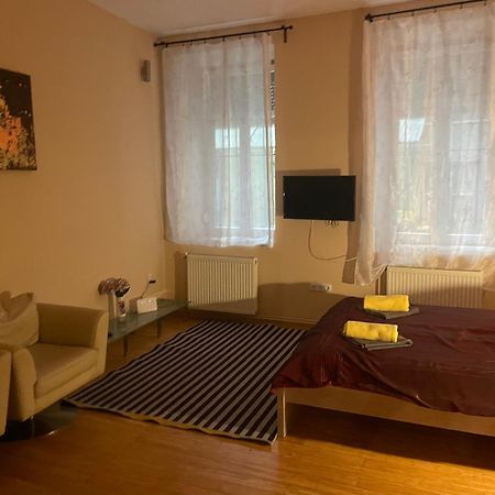 Апартаменти Budapest Clark Apartman ** Екстер'єр фото