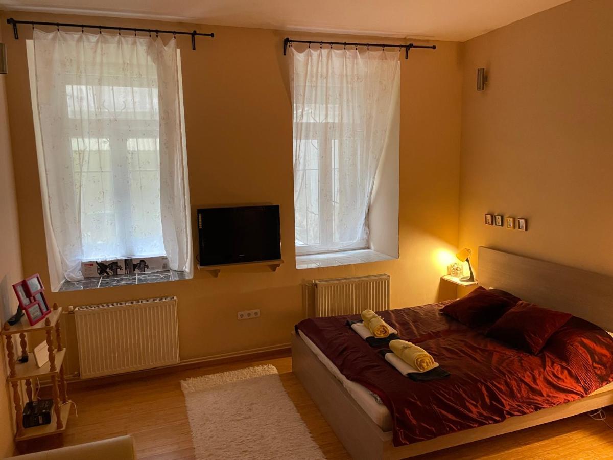 Апартаменти Budapest Clark Apartman ** Екстер'єр фото
